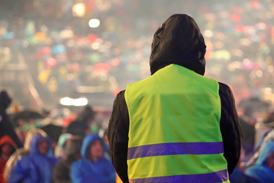 Security auf Event zur Demonstration wie Securitymanagement im MBA Studium gelehrt wird.