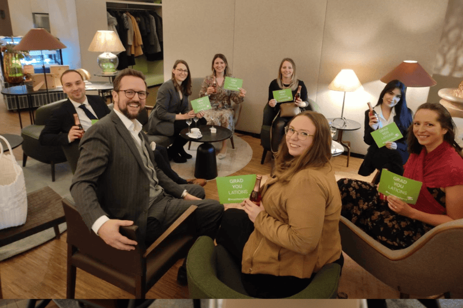 Gespräch mit unseren Alumni bei der Sponsion zum Feedback für das Fernstudium an der eLearning Academy for Communication GmbH