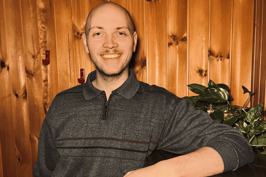 philipp-huber-arbeitsweltgestalter_office Vom Studium in die Selbständigkeit. Philipp Huber hat seinem Master an der eLearning Academy den Entschluss gefasst seine Aufmerksamkeit künftig in seine eigene Marke "Arbeitsweltgestalter" zu investieren.