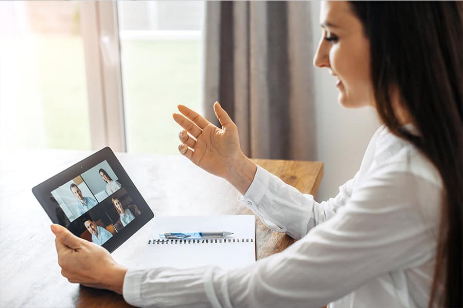 alexander-bichler_hochschulabschluss-master Unterzeichnung von virtuellen Dokumenten, um den AI Act nachzuweisen