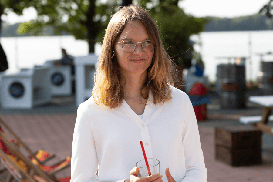 Portrait der Studentin im Master Fernstudium Lisa Otto